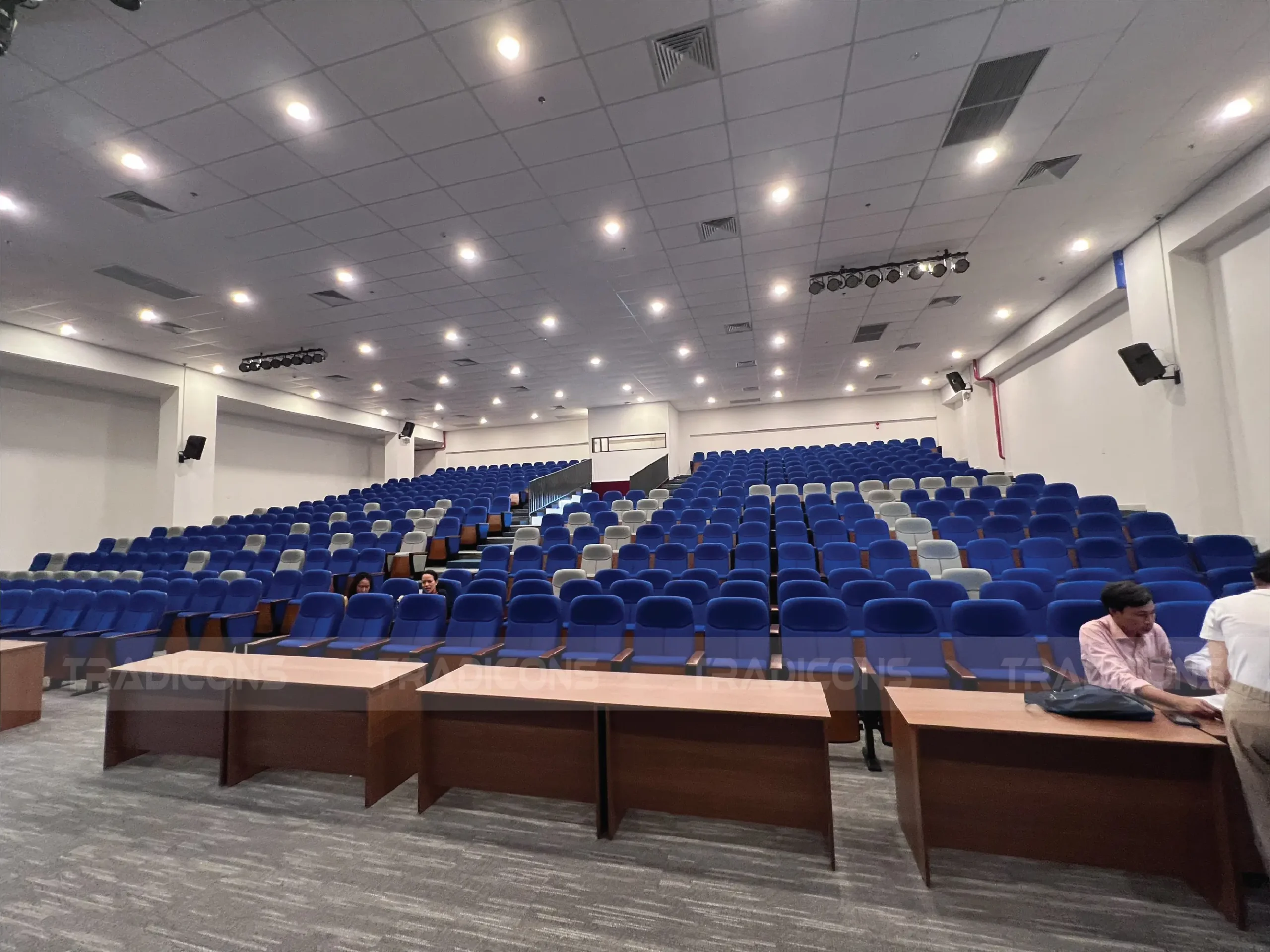 HỘI TRƯỜNG UMT-12