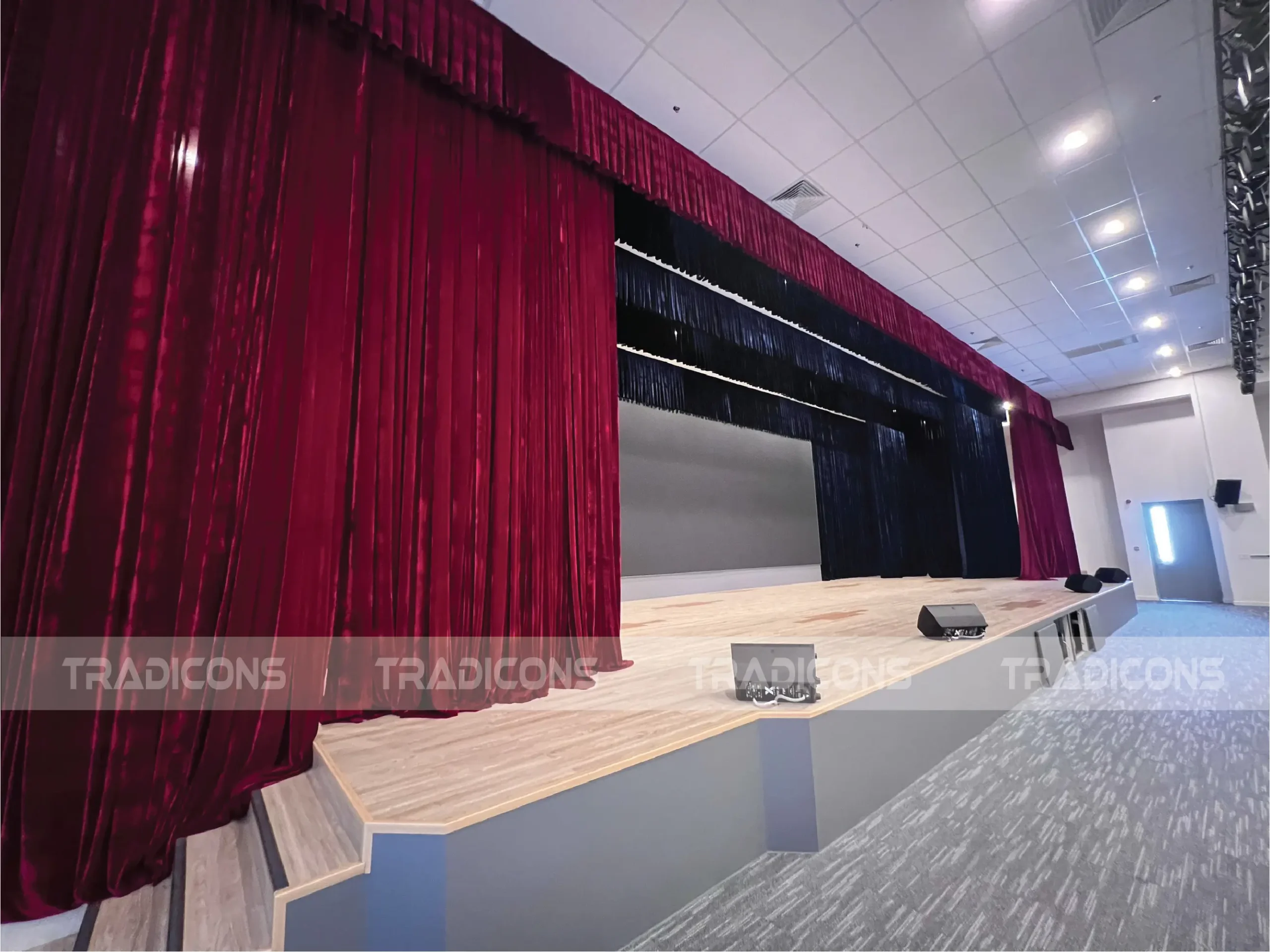 HỘI TRƯỜNG UMT-14